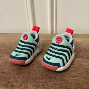 Nike Kids Shoes in Teal and Coral